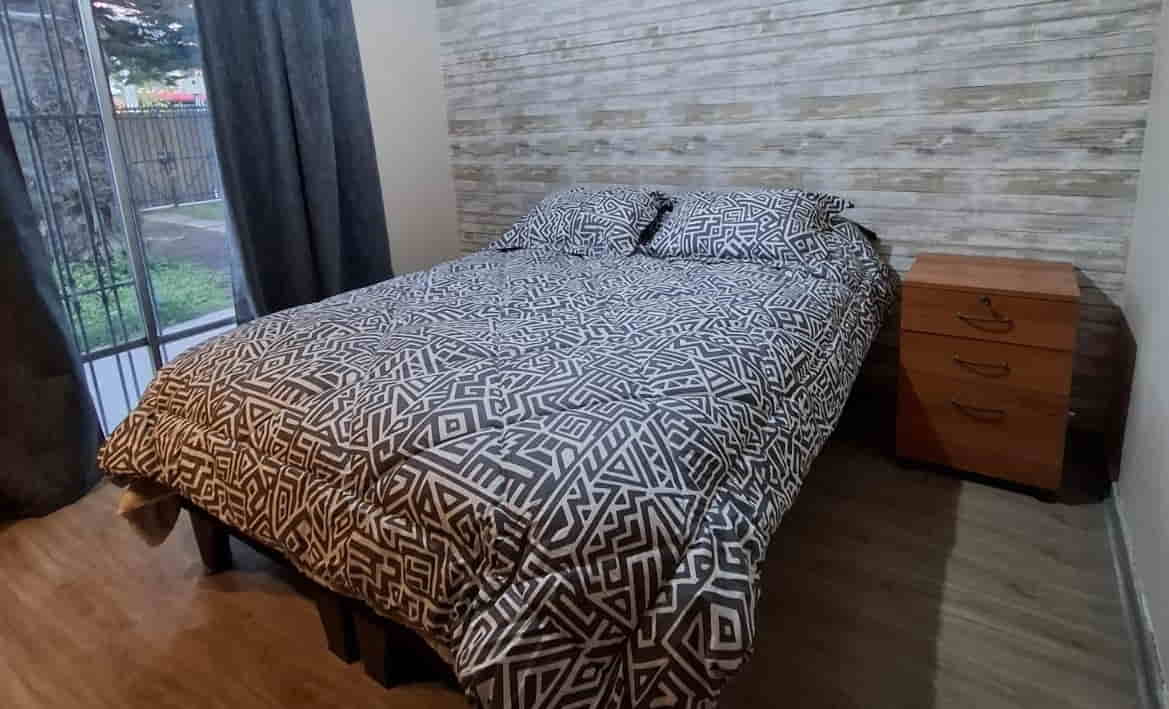 pieza en arriendo con baño privado y acceso independiente en las condes santiago