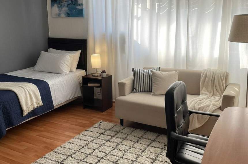 piezas en arriendo en santiago con servicio de aseo y cocina equipada