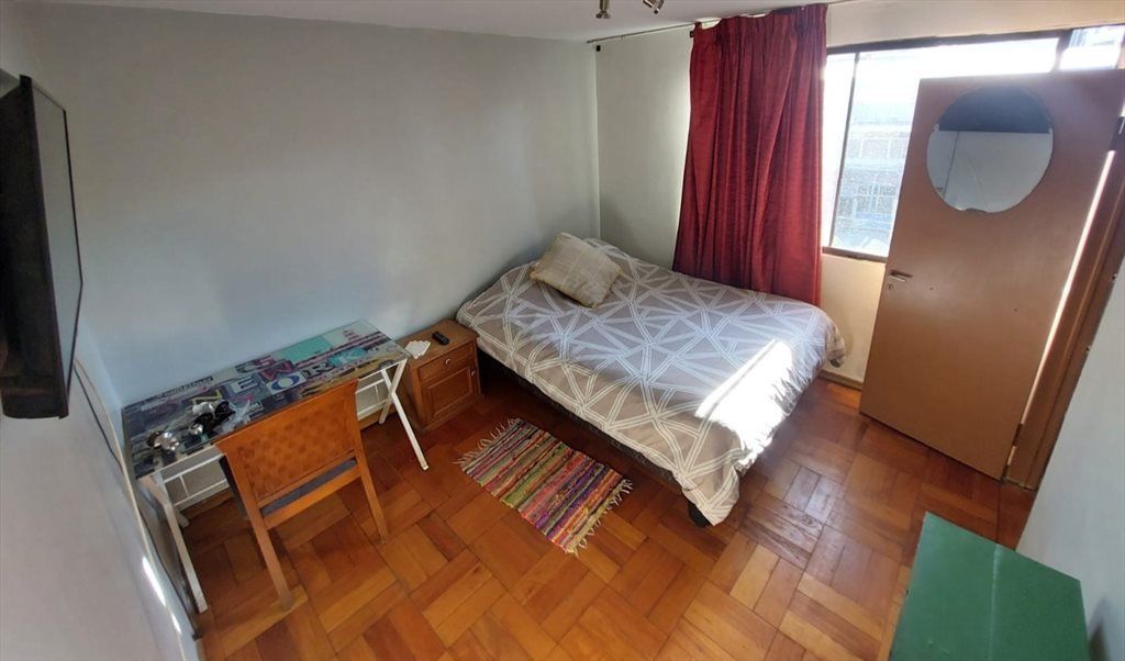 pieza en arriendo con baño privado y servicio de aseo en providencia santiago