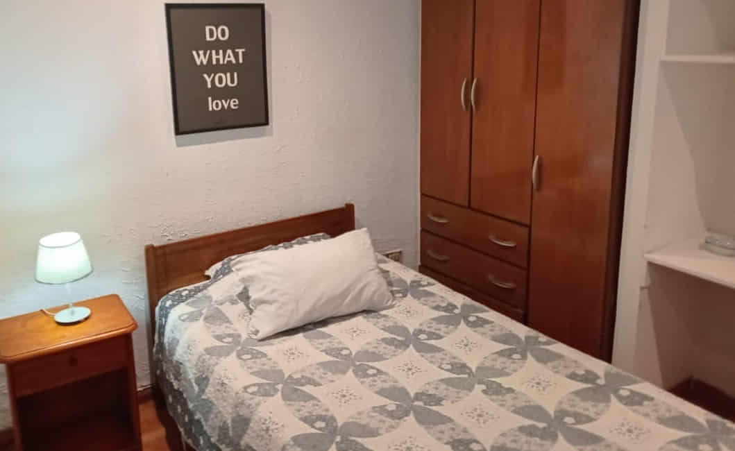 pieza en arriendo con baño privado y acceso independiente en santiago las condes