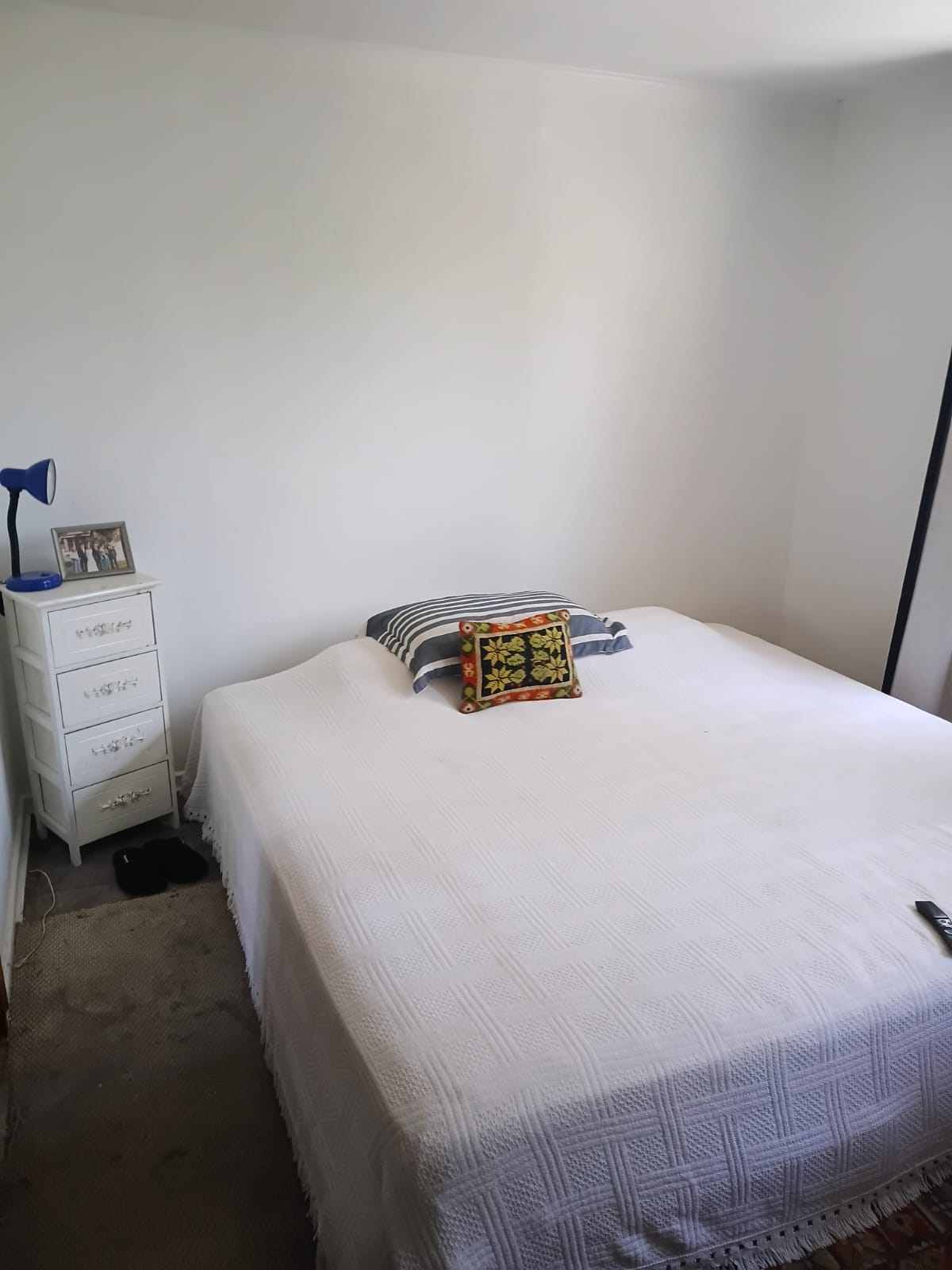 pieza en arriendo con baño privado y acceso independiente en vitacura santiago