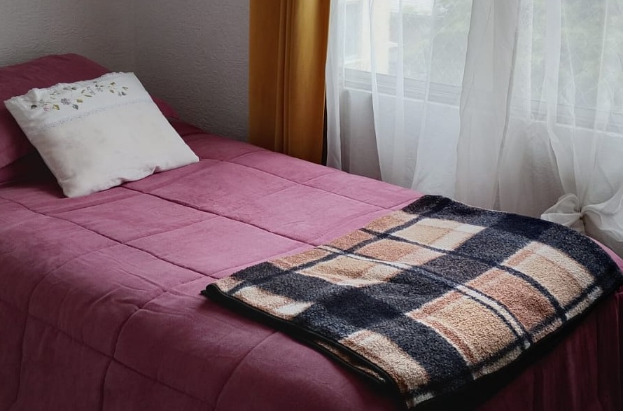 pieza en arriendo con baño privado en la florida, santiago